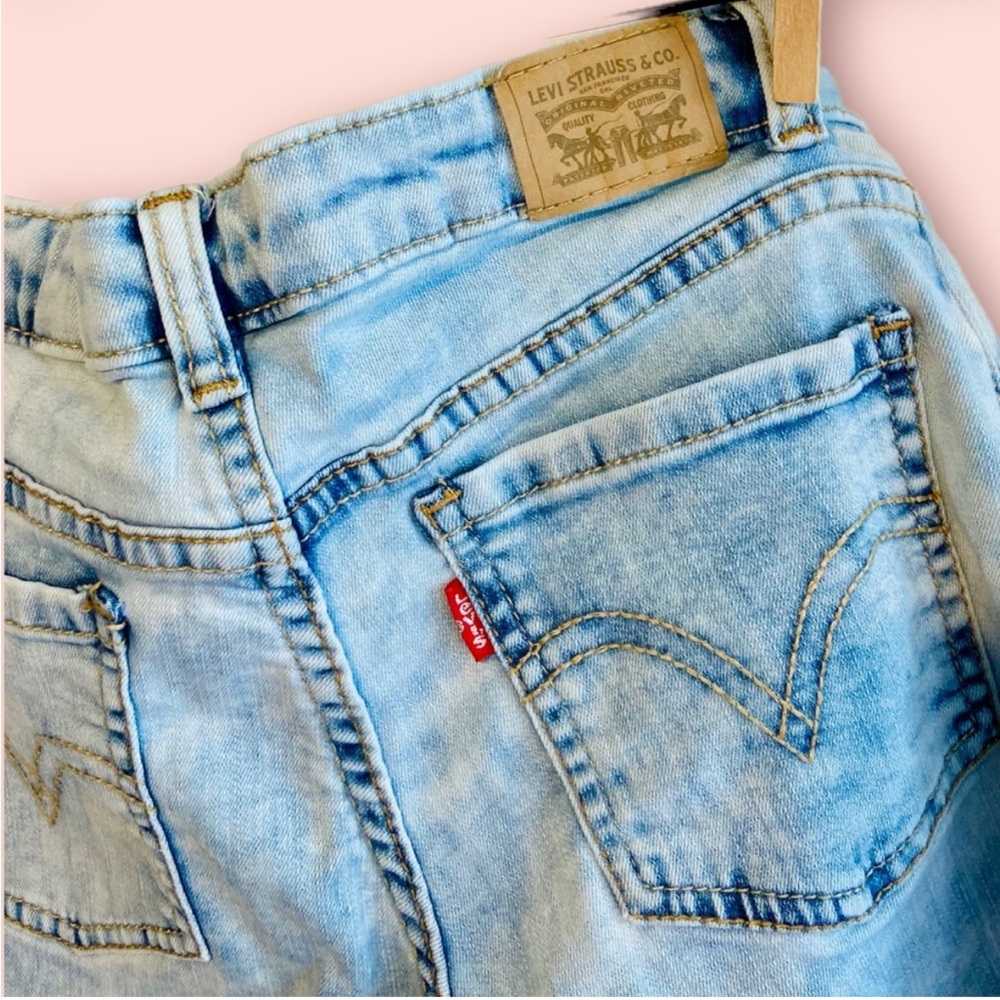 Levi's Light Blue wash Denim Jeans